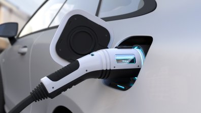 Продажбите на електромобили в Европа растат заради скъпите горива