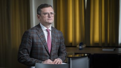 Кулеба: Украйна губи позиции, не можем да избягаме от бомбите на руските войски