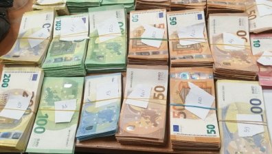 Митничари иззеха недекларирана валута на стойност 430 хил. на "Капитан Андреево"