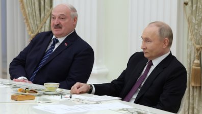 Путин е в Беларус за среща с Лукашенко по неотложни въпроси за сигурността