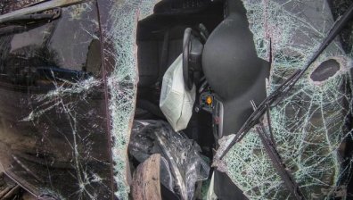 Движението по пътя Петрич - Мелник се осъществява в една лента заради катастрофа