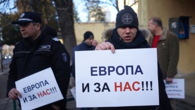 30 надзиратели пазят хиляда затворници... Служителите отново на протест!