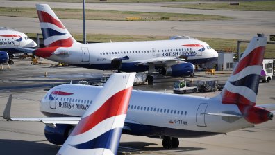 Бурята "Киара" връхлита Острова, авиолинии отмениха полети