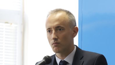 Вълчев: Едва 4 на 1000 паралелки са под карантина