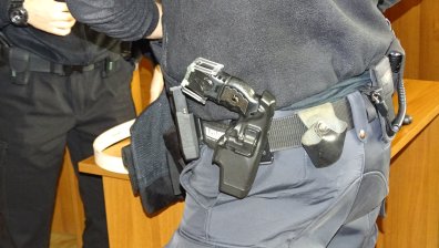 Арестуваха мъж, удрял с предмет жена си в столичния ж.к. "Сухата река"