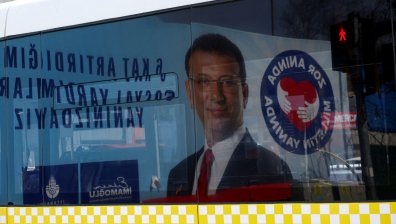 Освободиха от ареста адвоката на задържания кмет на Истанбул Екрем Имамоглу