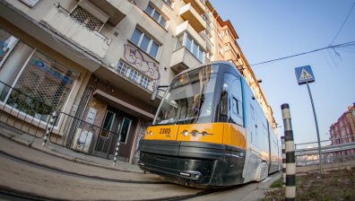 Трамвай блъсна и уби възрастна жена в София