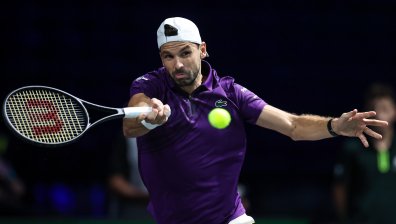 Григор Димитров се завърна на корта с победа в Париж