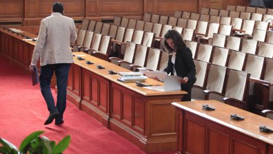 Депутатите ваканцуват петъчно, не събраха кворум