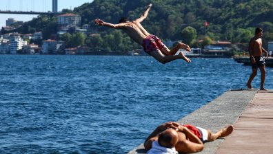 Рекордно високи температури в Турция, термометрите отчетоха 52 градуса