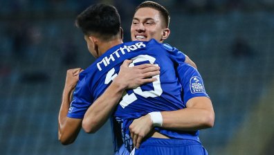 "Левски" тресна с 2:0 "Пирин" на "Герена", вече е на трето място