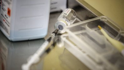 Експерти: Лукс е, че имаме избор от ваксини, но липсва кампания за доверие в тях
