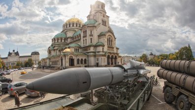Бойна техника в центъра на София