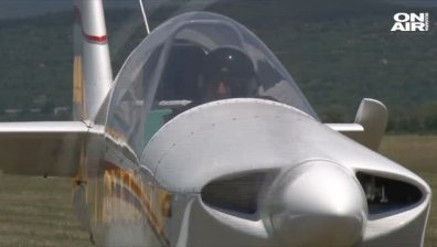 Авиошоу и хиляди участници в Празника на розата