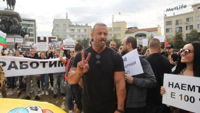 Алибегов към Стойчо Кацаров: Да не крие некомпетентността си зад моето име