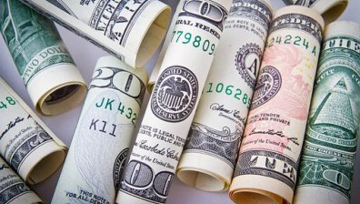 Жена обра банка докато детето ѝ я чакаше пред сградата в такси 