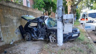 Бременно момиче загина при тежка катастрофа във врачанско село 