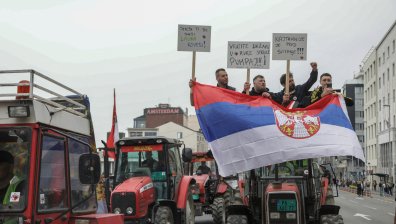 Студентите в Сърбия блокираха Белград (СНИМКИ)