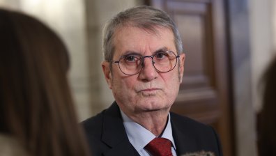 Проф. Хинков: Няма да остана министър след ротацията