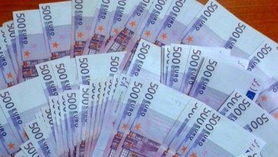 Митничари хванаха голяма сума недекларирани евро на ГКПП "Дунав мост - Русе" 