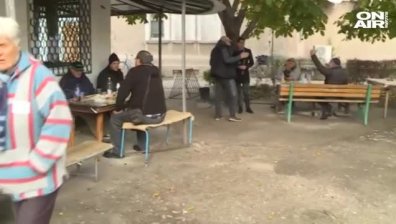Празни секции, пълна кръчма... Съединение в изборния ден