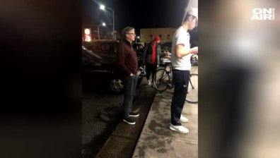 Вторият най-богат човек на планетата се нареди на опашка за бургер