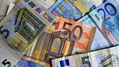 Обявяват нагласите на българите за въвеждането на еврото