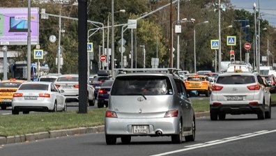 ЕК забрани коли с руска регистрация да влизат в ЕС, конфискуват дори тоалетна хартия