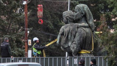 Съдът: Няма валидна заповед за демонтажа на Паметника на Съветската армия