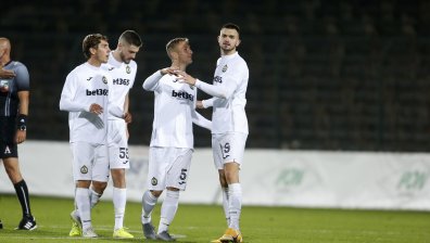 Още заразени в "Славия", отложиха следващите две срещи на "белите"