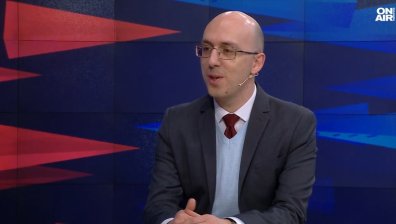 Бой в парламента и произвеждане на кризи вместо политики