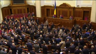 Украйна прие закона за амнистията след тежко заседание