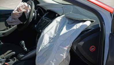 Търговци запълват мястото на Airbag-а на употребявани коли с монтажна пяна
