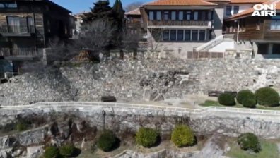 Разрушават част от крепостната стена на Созопол, попадала в частен имот