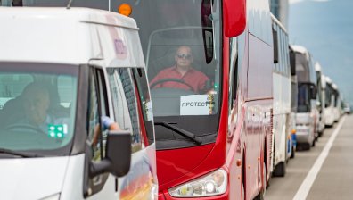 Автобусни и таксиметрови превозвачи в готовност за протест