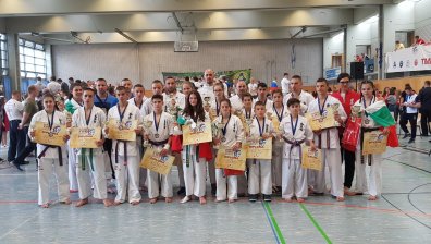 Родните каратеки завоюваха 1 титла и общо 19 медала на Европейското първенство
