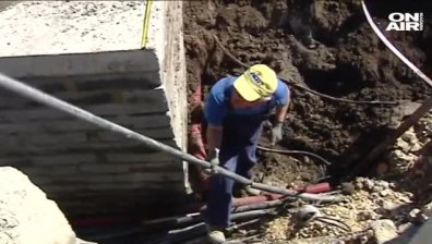 Закъсал автомобил, наводнени домове и свлачище след стихията във Варна