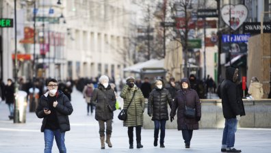 Задължителна ваксинация в Австрия, а по-леки мерки във Франция заради Ковид-19