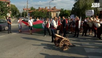 Обзор на протест срещу застрояване на Морската градина