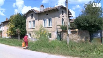 Немотия, обири и 260 лв. на месец - историята на баба Стойка Стаменова