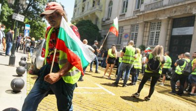 Превозвачите искат оставката на транспортния министър Събев