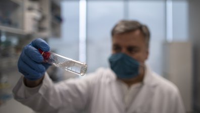 СЗО: Рекордни над 3,3 млн. нови случая за седмица по света