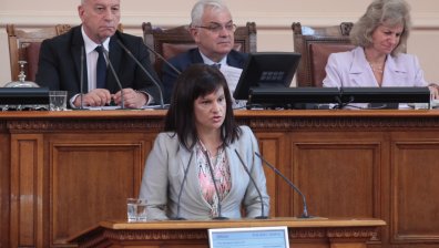 Спешно изслушват управителя на Здравната каса след смъртта на Мими