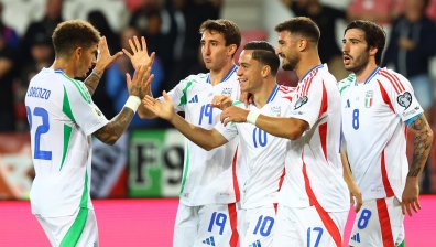 Италия удари Израел в луд мач с девет гола 