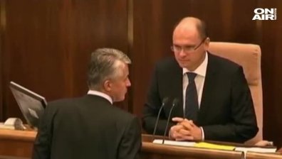 Словашкото правителство оцеля след вота на недоверие