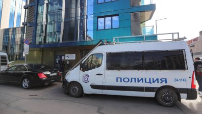 Спецакция в сградата на "Лев Инс" - има ли общо с убийството на Алексей Петров?