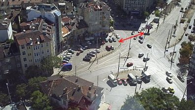 Кръстовището - голямо, преминаването на зелено - невъзможно