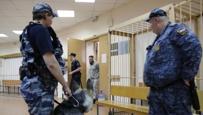Непълнолетни в Русия влизат зад решетките заради мнение за войната