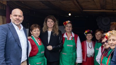 Йотова: Недопустимо е тези, които ни хранят, да свързват трудно двата края