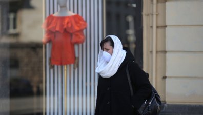 Ново предложение: Дистанция - поне 2,5 м, забрана за обикновени маски